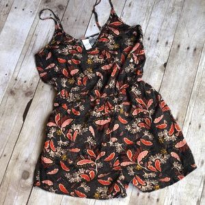 H&M romper with pockets size 8